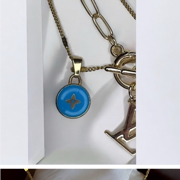 Blue Louis Vuitton charm with necklace (authentic) - Picture 5 of 8